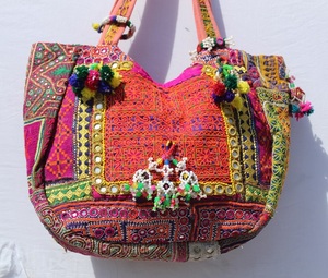 Sac Banjara vintage personnalisé, sac à bandoulière ethnique indien, sac à main brodé à la main, sac coloré, excellent prix, exportateur indien - Product Image 2