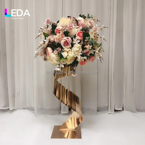 Centro de Mesa LEDA de Lujo, de Hierro, Alta Calidad, Tamaño Personalizado, Dorado Brillante, con Diseño de Flores, para Decoración de Eventos, Entrega Rápida - Product Image 4