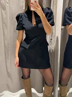 ZEVITY Robe Courte Chic et Élégante pour Femme, Noire, Col Rond, Fermeture Éclair, Manches Courtes Bouffantes, Tendance Printemps-Été 2026, Idéale pour les Fêtes