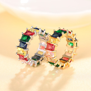 Anello dal Design Geometrico Classico da Donna - Product Image 6