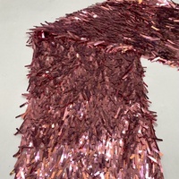 Tissu en maille brodé de sequins rectangulaires brillants de luxe en gros pour costumes de danse pour filles et robes de mariée
