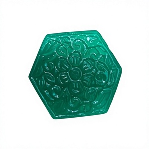 Pierre semi-précieuse en malachite naturelle, taille hexagonale, motif floral sculpté, pierre en vrac pour la fabrication de bijoux - Product Image 1