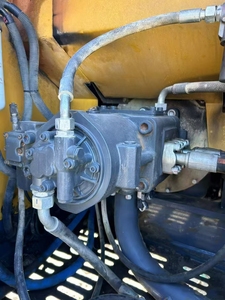 19 225 Excavatrices, modèles petits et grands, avec moteur Isuzu et pompe à composants d'occasion à soupape hydraulique Kawasaki - Product Image 4