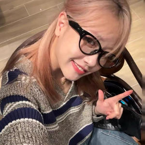 Nuevas Monturas de Gafas de Ojo de Gato con Borde Negro para Mujer, Protección UV y Anti Luz Azul de PC, Remaches Punteados Irregulares P4 6304 Taizhou - Product Image 1