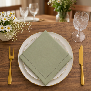 Serviette en lin de qualité supérieure |   Serviette de table vert sauge avec bordure contrastée en point de croix |   Serviette de table élégante - Product Image 1