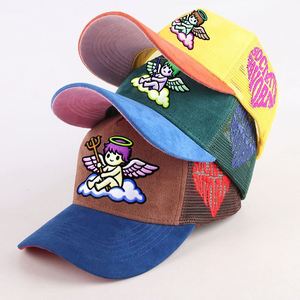 หมวกแก๊ปเบสบอลทรงโค้งปักโลโก้ตามแบบที่โรงงานออกแบบ หมวกตาข่ายแฟชั่น หมวกทรัคเกอร์ 5 ชิ้น ผ้าหนังกลับ - Product Image 3