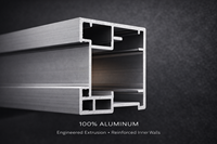 Meubles de cuisine modernes robustes en panneaux mélaminés avec éclairage LED intégré, portes en verre/acrylique, paniers de rangement, pour usage en villa