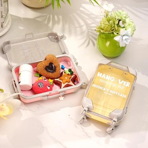 Mini valise de voyage créative en plastique Boîte à bonbons Nouveauté Valise de poupée Mini valise à bagages Boîte-cadeau pour poupée Fête de mariage - Product Image 4