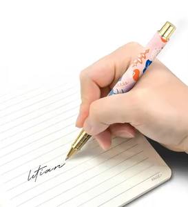 Fabrikverkauf Geschenkstifte für Mädchen, mit vollflächigem Druck, kundenspezifisches Design, floraler und goldener Metall-Gelschreiber mit Logo, Bolt-Action-Stift, OEM - Product Image 6