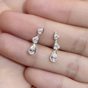 Luxurious & Stylish 18kt Solid Gold Detachable Diamond <b>Earrings</b> Newest <b>Fine</b> Product Genre - Product Image 2