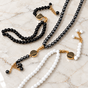 Tasbih ethnique en onyx blanc de qualité supérieure, 99 perles en pierre naturelle, perles de prière Dhikr avec pochette exclusive et boîte haut de gamme - Product Image 1