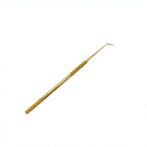 Outil métallique pour rehaussement de cils avec finition argentée et dorée, outil isolateur pour cils avec logo et emballage personnalisés - Product Image 3