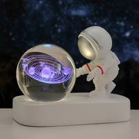 6CM boule de cristal colorée astronaute veilleuse décoration astronaute boule de cristal veilleuse résine artisanat bureau maison cadeau
