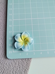 Cabujones <span class=keywords><strong>de</strong></span> resina <span class=keywords><strong>de</strong></span> flor <span class=keywords><strong>de</strong></span> plumeria hawaiana con base plana para adornos DIY, para pinzas <span class=keywords><strong>de</strong></span> pelo, fundas <span class=keywords><strong>de</strong></span> teléfono y álbumes <span class=keywords><strong>de</strong></span> recortes - Product Image 3
