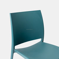 Chaise de salle à manger empilable en plastique turquoise