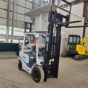 Chariot élévateur TCM d'occasion de 3 tonnes, moteur diesel Isuzu japonais, hauteur de levage de 1,5 mètre, déplaceur latéral hydraulique, pneus pleins - Prix bas direct - Product Image 2