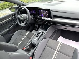 Voiture d'occasion Volkswagen <span class=keywords><strong>Golf</strong></span> <span class=keywords><strong>8</strong></span> R-Line 1.4T, transmission automatique, conduite à gauche, peinture d'origine, vente en gros pour l'exportation vers la Russie - Product Image 3