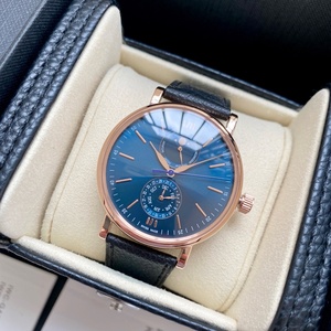 Montres mécaniques à phases lunaires les plus vendues avec un design tendance, cadran bleu de haute qualité et boîtier doré - Product Image 1