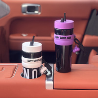 Gobelets étudiants en plastique grande capacité résistants à la chaleur avec pailles – Bouteilles de voyage portables pour le sport, répondant aux standards esthétiques élevés
