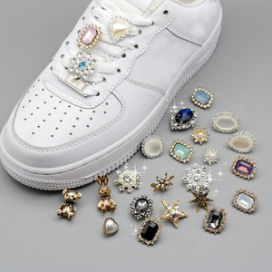 Accesorios para zapatos, hebilla <span class=keywords><strong>de</strong></span> encaje artesanal, decoración <span class=keywords><strong>de</strong></span> tablero <span class=keywords><strong>de</strong></span> perlas <span class=keywords><strong>de</strong></span> diamante <span class=keywords><strong>de</strong></span> agua, flor, Herrajes <span class=keywords><strong>de</strong></span> Metal, hebilla <span class=keywords><strong>de</strong></span> <span class=keywords><strong>oso</strong></span> - Product Image 2