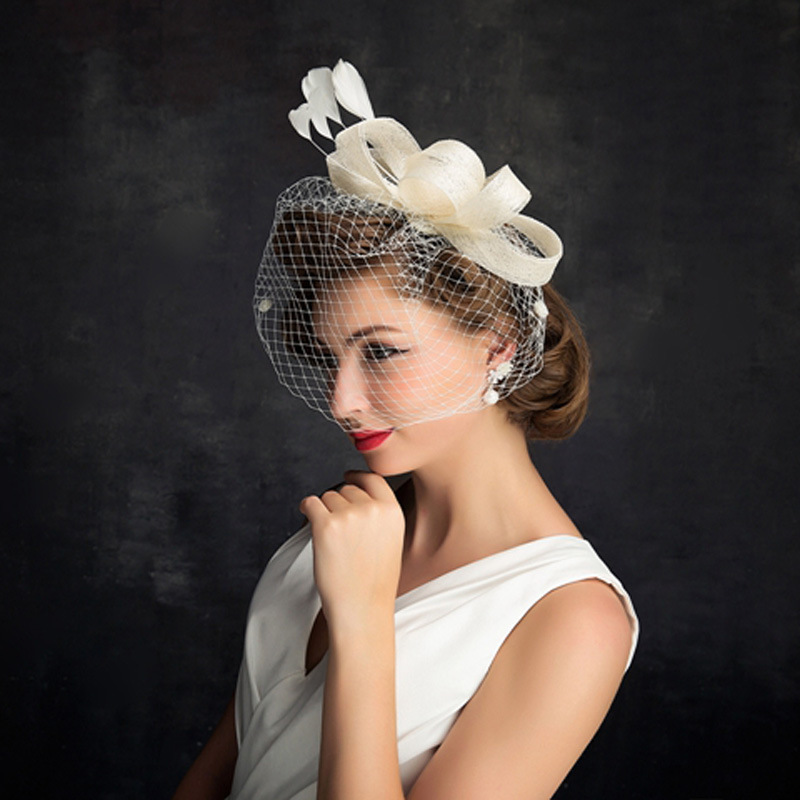 Bibi à Plumes Et Fleurs : Accessoire élégant Pour Mariage, Soirée, Thé !
