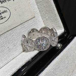 Anillo de Plata de Ley S925 con Estrella de Seis Puntas Vintage, Joyería Ligera y Elegante con Incrustaciones de Microcirconitas, Diseño Moderno en Forma de Luna - Product Image 5