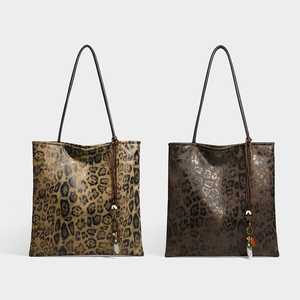 Sac fourre-tout en PU imprimé léopard avec chaîne décorative, style bohème, ouverture supérieure, sac pour femme à usage quotidien, léger, sac pour ordinateur portable - Product Image 6