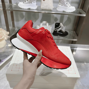 รองเท้าผ้าใบพื้นหนา Alexander Red รุ่น Chunky Sole Platform สำหรับทุกเพศ ทำจากหนัง Mc. รองเท้าเดินน้ำหนักเบาแบบผูกเชือกด้านบนสำหรับราชินีแห่งการเดินทางประจำวัน - Product Image 1