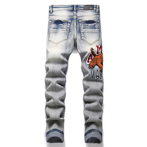 <span class=keywords><strong>Jeans</strong></span> Alti da <span class=keywords><strong>Uomo</strong></span> <span class=keywords><strong>di</strong></span> Tendenza Strappati Stile High Street con Ricamo Tigre Amiri <span class=keywords><strong>di</strong></span> Alta Qualità e Logo del Marchio Personalizzato Vendita all'Ingrosso dalla Fabbrica - Product Image 2