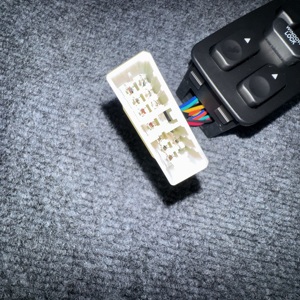 93570-28001 9357028001 DKG-XD30 Pièces automobiles Commutateur de commande électrique des vitres pour Hyundai Elantra Galloper <span class=keywords><strong>2</strong></span> - Product Image 5