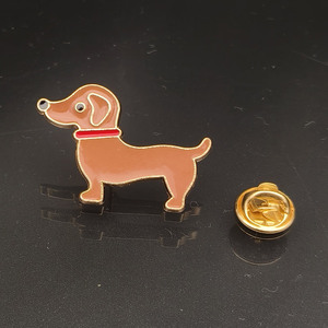 En stock personnalisé mignon chiot chien vêtements Animal émail broche insigne broche métal épinglette - Product Image 3