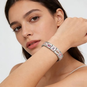 Venta al por mayor: Últimos abalorios italianos de acero inoxidable para pulseras, dijes personalizados MAMA y MOM para el Día de la Madre, regalo de joyería DIY - Product Image 4
