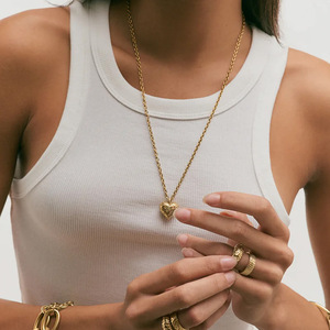 ल्यूकेजियू कस्टम ज्वैलर्स वाटरप्रूफ तिरश मुक्त 18k सोने के प्लेटेड स्टेनलेस स्टील तेंदुए का दिल पेलेंट हार - Product Image 2