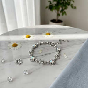 Braccialetti di perline di lusso minimalisti fatti a mano con perline di tendenza strass con fiore di farfalla vendita calda all'ingrosso - Product Image 3