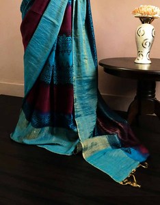 Venta al por mayor suministro de diseño lujoso Pure Loomed Munga Silk Saree rojo azul vestido para niñas Oficina y fiesta colección Sarees - Product Image 3