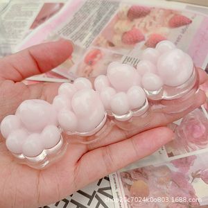 Jouet souple en forme <span class=keywords><strong>de</strong></span> boule <span class=keywords><strong>de</strong></span> riz au jaune d'œuf, style identique à celui du Little Red Book, un jouet créatif anti-stress pour filles et étudiants - Product Image 4
