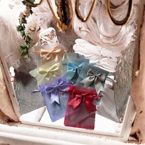 Sacs cadeaux en organza de haute qualité avec cordon de serrage, nœud papillon, impression sérigraphique, option de logo personnalisé pour mariage, bonbons, pochettes élégantes en maille - Product Image 3