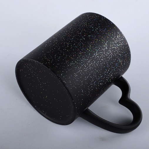 Tasse à changement de couleur avec poignée en forme de cœur ciel étoilé, noire + coffret cadeau