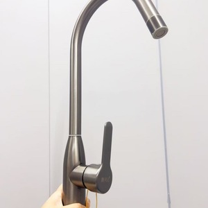 Grifo de Cocina Teglida de Acero Inoxidable 304, Color Gris Metálico, Forma de Bala, Monomando, con Rociador Extraíble, Moderno, Montaje en Encimera - Product Image 5