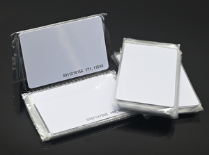 ISO 7816 Trắng at24c64 <span class=keywords><strong>chip</strong></span> thông minh IC thẻ với <span class=keywords><strong>64K</strong></span> EEPROM Bộ nhớ PVC thẻ trống - Product Image 6