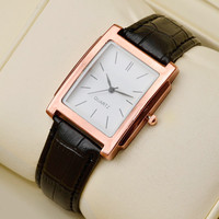 Huidige luxe horloge met leren band, vierkante simulatie quartz horloge, gouden rechthoekige dameshorloge met moissanite, groothandelsaankoop
