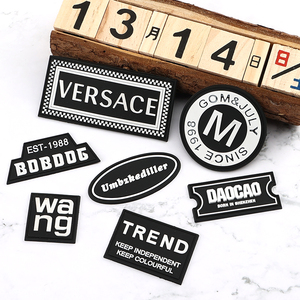 Vente En gros <span class=keywords><strong>PVC</strong></span> souple Logo <span class=keywords><strong>3D</strong></span> gaufré etiquettes de vêtement En Silicone Par transfert de chaleur décoration En dentelle patchs brodés thermocoltants En caoutchouc - Product Image 1