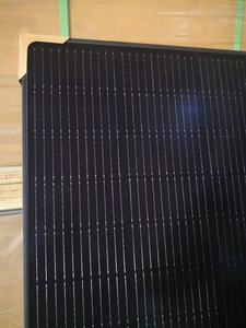 Panel Solar Monocristalino de Media Celda JA Premium de 700-715W, Certificado por TUV y Equipado con Cristal Frontal de Alta Potencia - Product Image 6