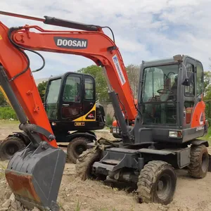 משמש יבוא Doosan מכונות DX55 DX60 DX210 גלגל חופר למכירה