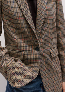 Blazer marrón a cuadros de un solo botón con solapa con muescas, bolsillos con solapa y silueta entallada, ideal para uso profesional en la oficina - Product Image 6