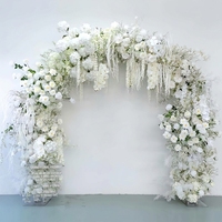 Gapura Pernikahan Buatan Warna Putih BBGS, Latar Belakang Bunga Buket Mawar Hydrangea Ramah Lingkungan, Kain Sutra Buatan Tangan Murni untuk Panggung Acara