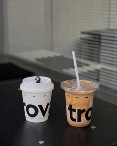 Logotipo Personalizado 98mm de Diámetro Vaso de Plástico PET Transparente Desechable con Tapa, Capacidad de 12, 14, 16, 18, 20, 24 oz, Pared Simple, para Bebidas Frías, para Leche - Product Image 1
