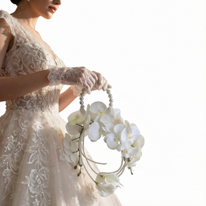 Bouquet de mariée minimaliste Everbloom avec perles, fleurs de mariage artificielles au toucher réel, lys calla blancs, style artisanal scandinave 2026 - Product Image 1