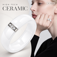 Bague en céramique blanche à bande ouverte avec triple accent en acier inoxydable, bijoux unisexes, cadeau de mariage, vente en gros, fournisseur OEM ODM personnalisé