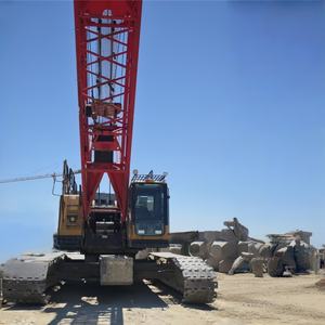 Grúa sobre Orugas SCC900A de Marca China Original, con Capacidad de Elevación de 90 Toneladas, Accionada por Motor, Usada en Maquinaria de Construcción - Product Image 1